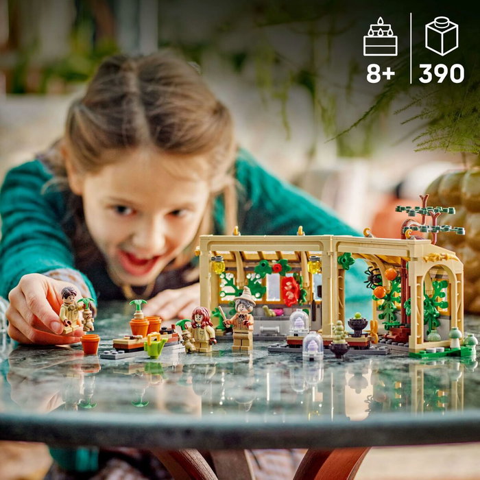 LEGO Harry Potter 76445 Le Château de Poudlard : Le Cours de Botanique LEGO Harry Potter 76445 Le Château de Poudlard : Le Cours de Botanique