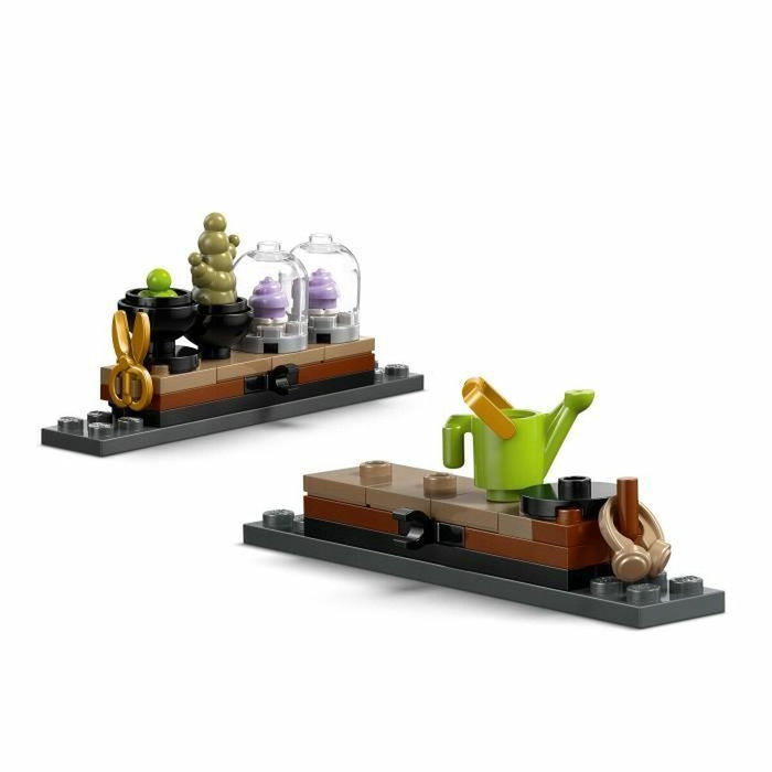 LEGO Harry Potter 76445 Le Château de Poudlard : Le Cours de Botanique LEGO Harry Potter 76445 Le Château de Poudlard : Le Cours de Botanique