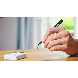 Bosch Jeu de 24 Tournevis de Précision avec Embarquement de 20 Embouts (PH000, SL, TX, HEX) pour Électronique, Lunettes et Montres