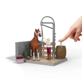 Schleich Horse Club 42792 - Coffret Aire de Lavage Sofia avec Figurine de Cheval Mobile et Accessoires - 26 Pièces - Jouet Équestre dès 5 Ans