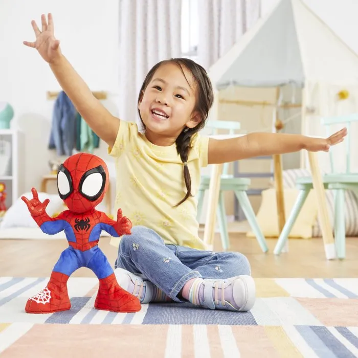 Hasbro Spidey danse et rampe, peluche interactive