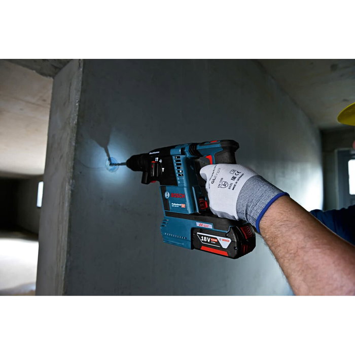 Bosch Professional Kit Combo 2 Outils 18V : GWS 18V-10 P + GBH 18V-26 + 2x ProCORE18V 5,5Ah + GAL 1880