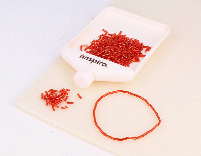 Innspiro Rocaille de verre cylindrique argenté et rouge 1,80x6mm 95g