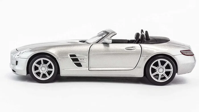Maisto Mercedes-Benz SLS AMG Roadster Special Edition, 1:24 Maisto Mercedes-Benz SLS AMG Roadster Special Edition, 1:24