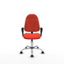 Chaise de bureau Algarra avec mécanisme de contact permanent de base, recouverte de tissu orange foncé. Équipée d'une base chromée, d'accoudoirs fixes et de roulettes en nylon de 50 mm.