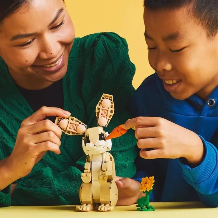 LEGO Creator 31162 Jeu de Construction 3-en-1 L'Adorable Lapin, Lama ou Phoque Articulé, 326 Pièces, pour Enfants à Partir de 8 Ans