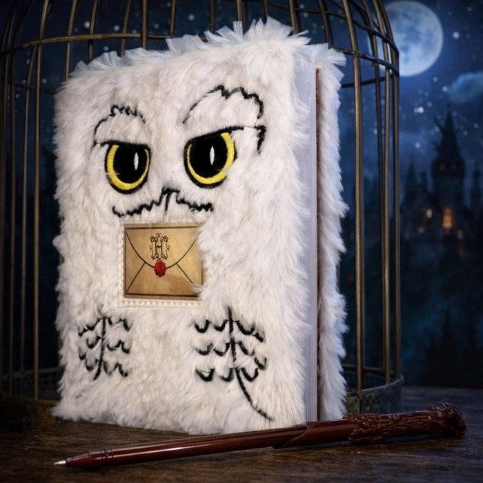 Thumbs Up Coffret Harry Potter Carnet de Notes en Peluche et Stylo Hedwige Magical Locations Thumbs Up Coffret Harry Potter Carnet de Notes en Peluche et Stylo Hedwige Magical Locations