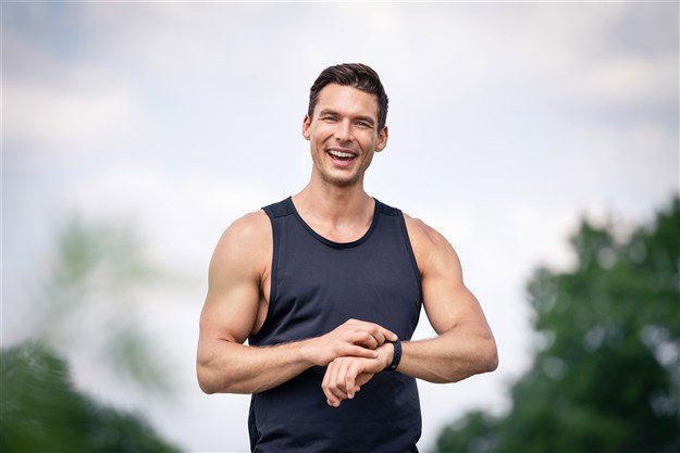 Beurer AS-99 Montre connectée / Tracker d'activité avec capteur de fréquence cardiaque Bluetooth, notifications d'appels et SMS, compatible applications sportives