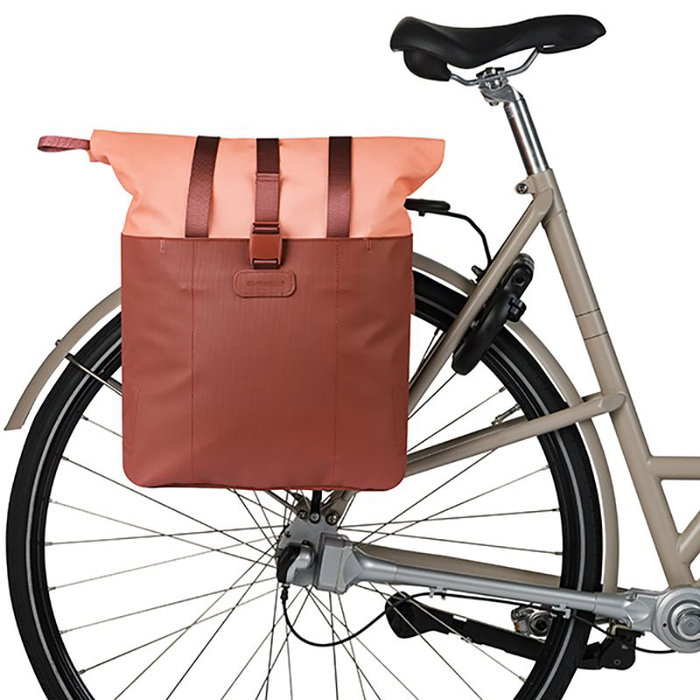 BASIL Vive Shopper sac de course imperméable en PET recyclé 20L pour ordinateur portable 14 pouces BASIL Vive Shopper sac de course imperméable en PET recyclé 20L pour ordinateur portable 14 pouces