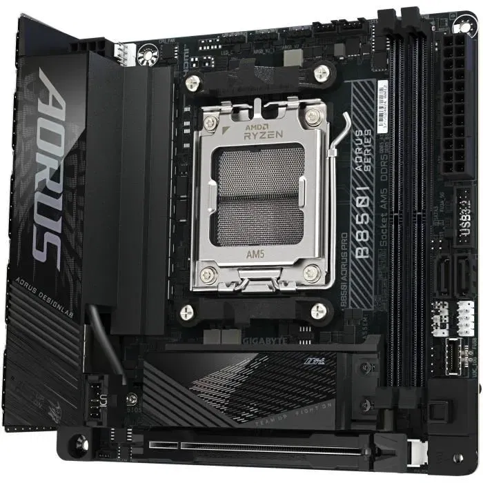 Gigabyte Carte mère B850I AORUS Pro - Mini-ITX AM5 Socket pour AMD Ryzen 7000/8000/9000, DDR5 8400MHz (OC), PCIe 5.0, 2x M.2, Wi-Fi 7, USB 3.2 Gen 2, 2.5Gb LAN