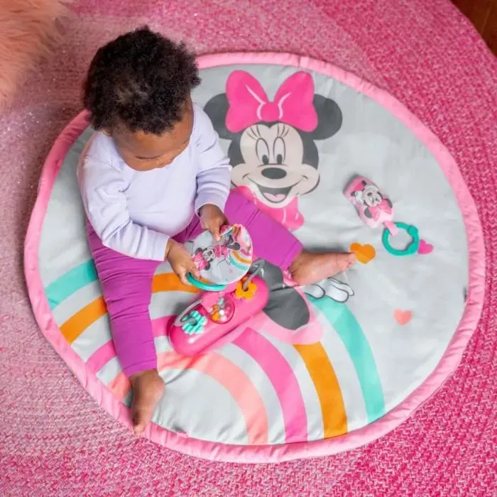 Disney Baby Tapis d'éveil bébé évolutif Bright Starts Forever Besties Minnie Mouse avec arche, jouets sensoriels, musique et miroir - Cadeau nouveau-né