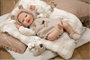 Muñecas Arias Poupée Reborn Ruben avec coussin, corps souple 45 cm