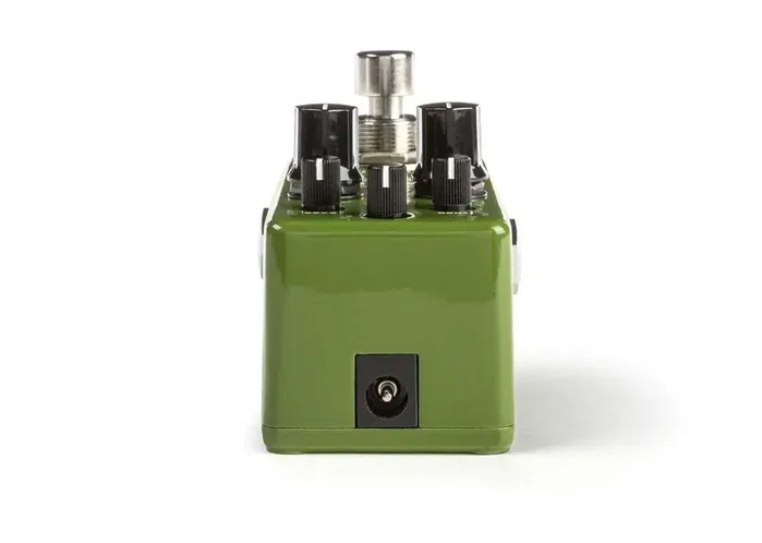 MXR Bass Preamp Thump Pédale de préampli basse avec EQ paramétrique MXR Bass Preamp Thump Pédale de préampli basse avec EQ paramétrique