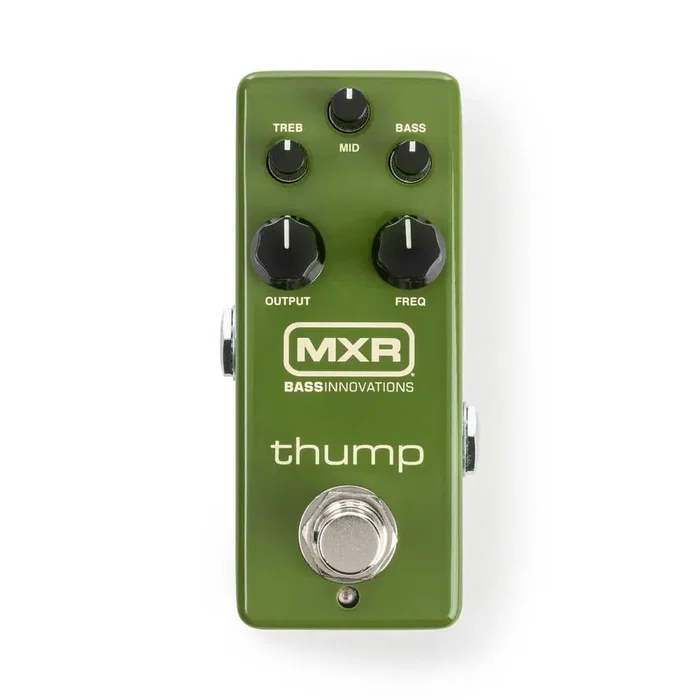 MXR Bass Preamp Thump Pédale de préampli basse avec EQ paramétrique MXR Bass Preamp Thump Pédale de préampli basse avec EQ paramétrique