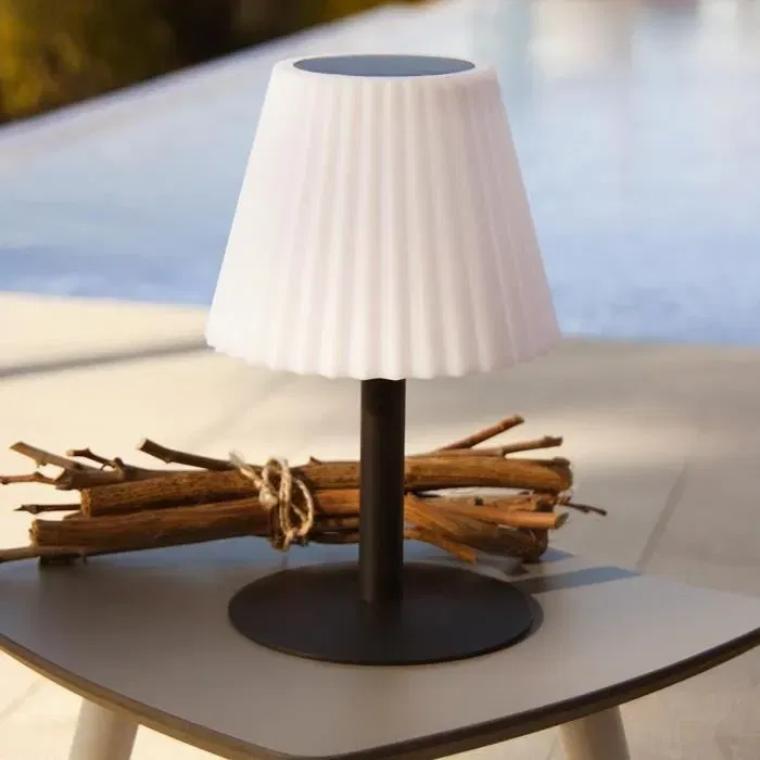 Lumisky Lampe de table solaire 2 en 1 à planter ou à poser, modèle BOUFFANT, H62 cm, LED blanc dimmable, abat-jour ondulé, pied métal
