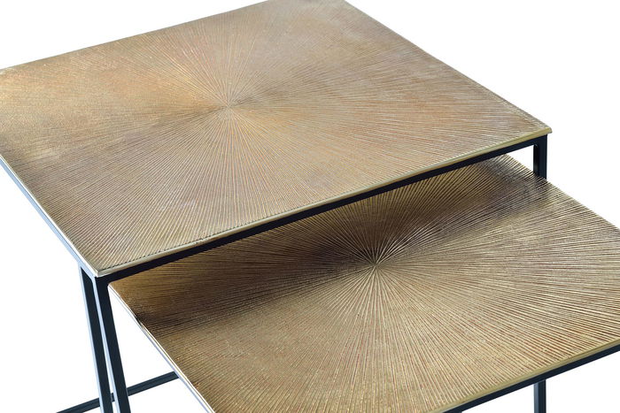 GINER Y COLOMER - Lote de 2 Mesas Nido en Métal et Bronze - Tables Basses Gigognes - Noir et Doré - Dimensions: 56x55x55 cm et 51x50x50 cm GINER Y COLOMER - Lote de 2 Mesas Nido en Métal et Bronze - Tables Basses Gigognes - Noir et Doré - Dimensions: 56x55x55 cm et 51x50x50 cm
