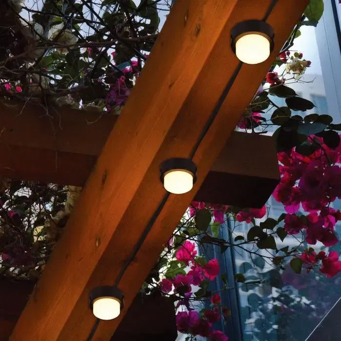 Lumisky Soliray - Kit de 10 spots solaires LED à piquer pour l'extérieur, blanc chaud, 8h d'autonomie, balisage d'allée et jardin