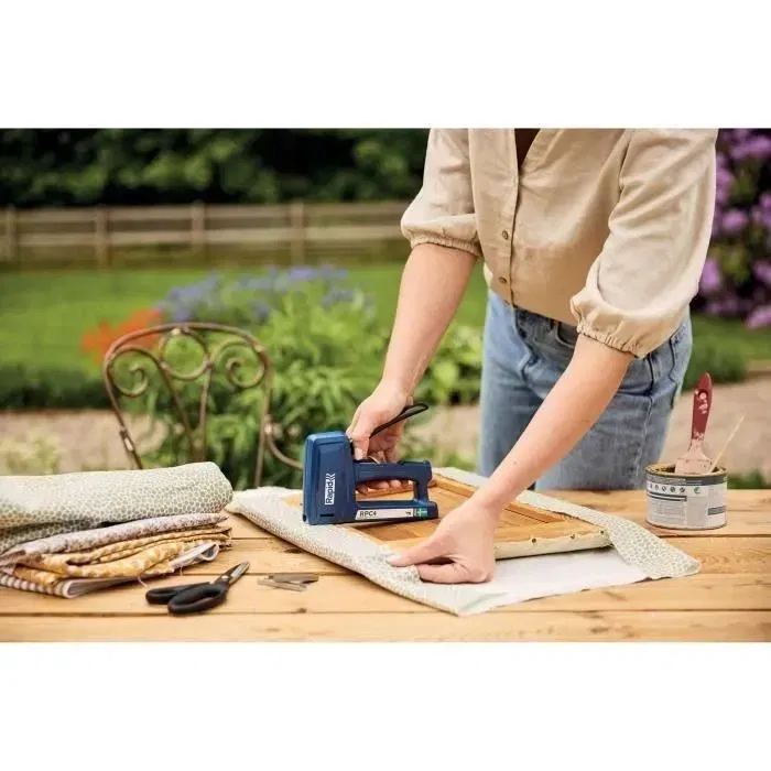 Rapid RPC4 Agrafeuse manuelle 4 en 1 pour agrafes et clous, technologie Powercurve réduction d'effort 50%, idéale bricolage, décoration et menuiserie