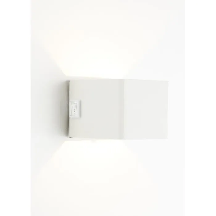 Brilliant ISEO Applique murale extérieure magnétique rechargeable avec détecteur de mouvement, LED 4W 300lm 3000K, blanc, ampoule USB incluse