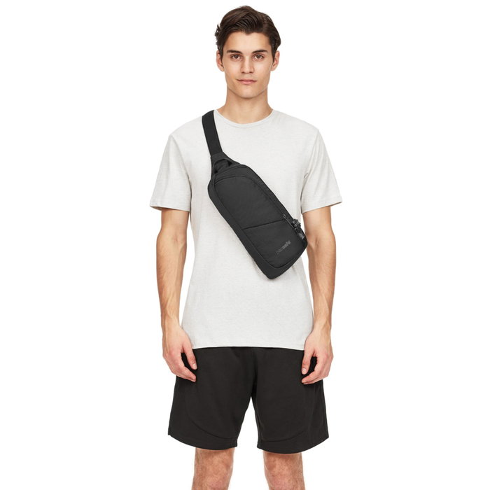 Pacsafe V 150 Action Sling Jet Black