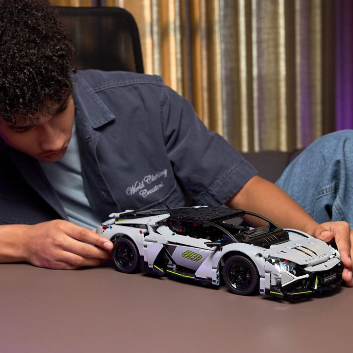 LEGO Technic 42214 Lamborghini Revuelto Supercar Télécommandée