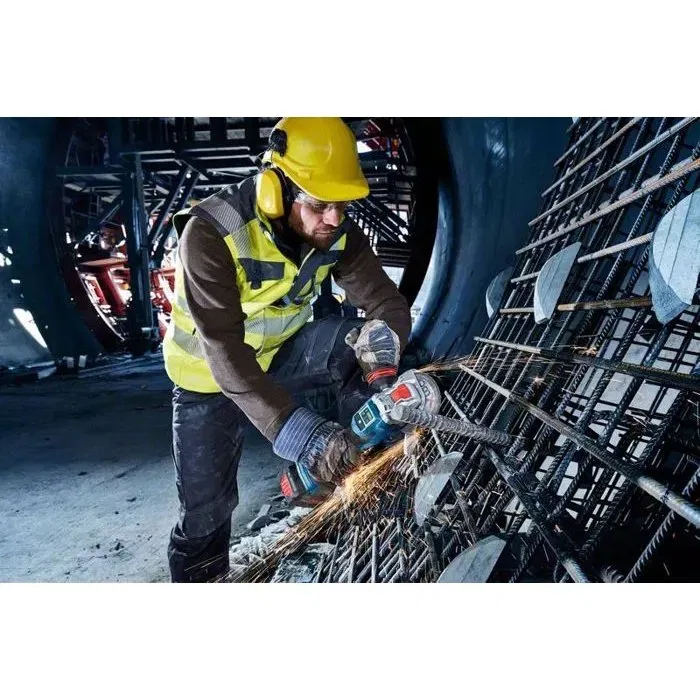 Bosch Professional Meuleuse angulaire sans fil GWX 18V-15 SC avec système X-LOCK, kit avec 2 batteries ProCORE18V 8.0Ah et chargeur GAL 18V-160 C, L-BOXX - 06019H6501 Bosch Professional Meuleuse angulaire sans fil GWX 18V-15 SC avec système X-LOCK, kit avec 2 batteries ProCORE18V 8.0Ah et chargeur GAL 18V-160 C, L-BOXX - 06019H6501