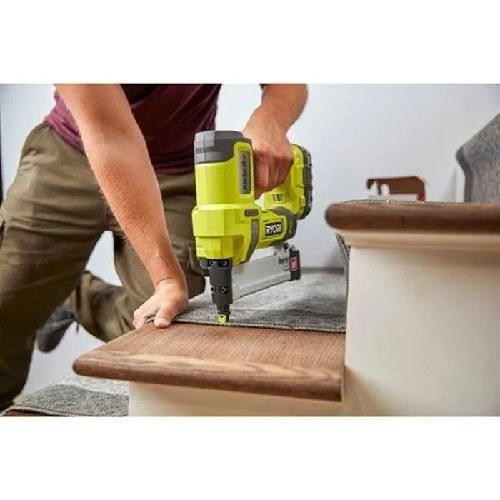 Ryobi Agrafeuse de finition 18V ONE+ pour agrafes de 10 à 38 mm - R18GS18-0