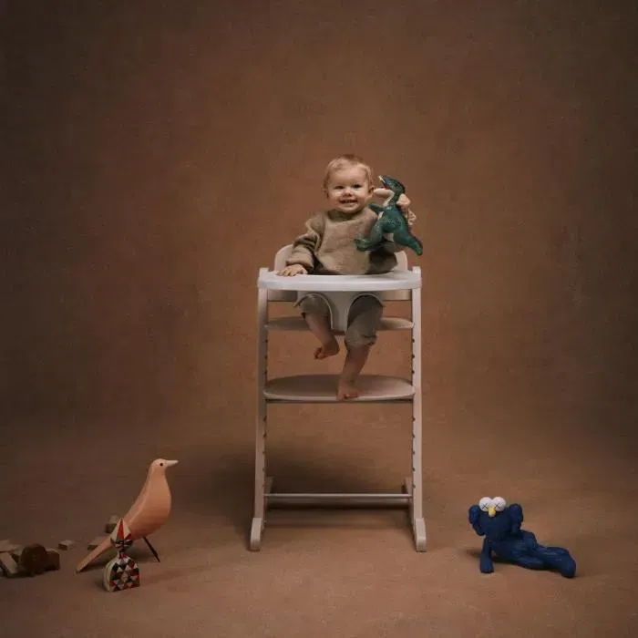 CYBEX Chaise Haute Évolutive IRIS 3-en-1 en Bois avec Baby Set et Plateau - Stunning Black CYBEX Chaise Haute Évolutive IRIS 3-en-1 en Bois avec Baby Set et Plateau - Stunning Black