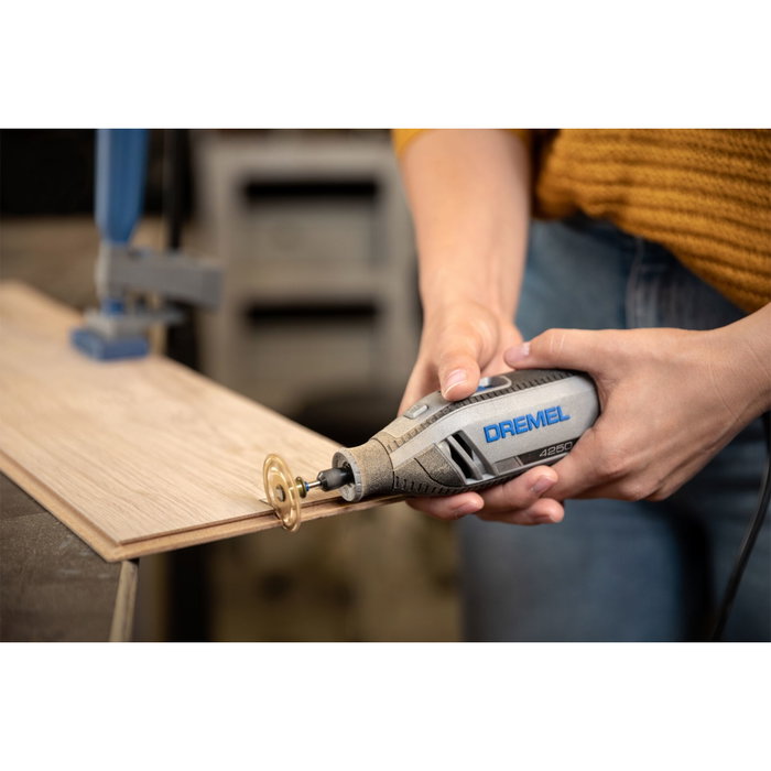 Dremel Outil rotatif multifonction 4250/35 - 175W - 35 accessoires + sac tissus - F0134250JA