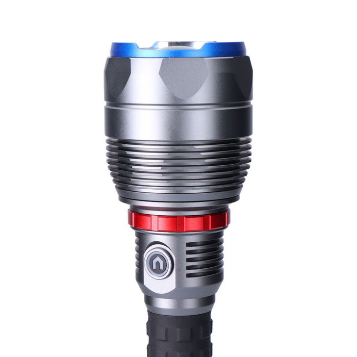Edm Lampe torche LED rechargeable longue portée 23000 lm 6500K 5 modes IP67 powerbank avec câble USB-C et étui Edm Lampe torche LED rechargeable longue portée 23000 lm 6500K 5 modes IP67 powerbank avec câble USB-C et étui