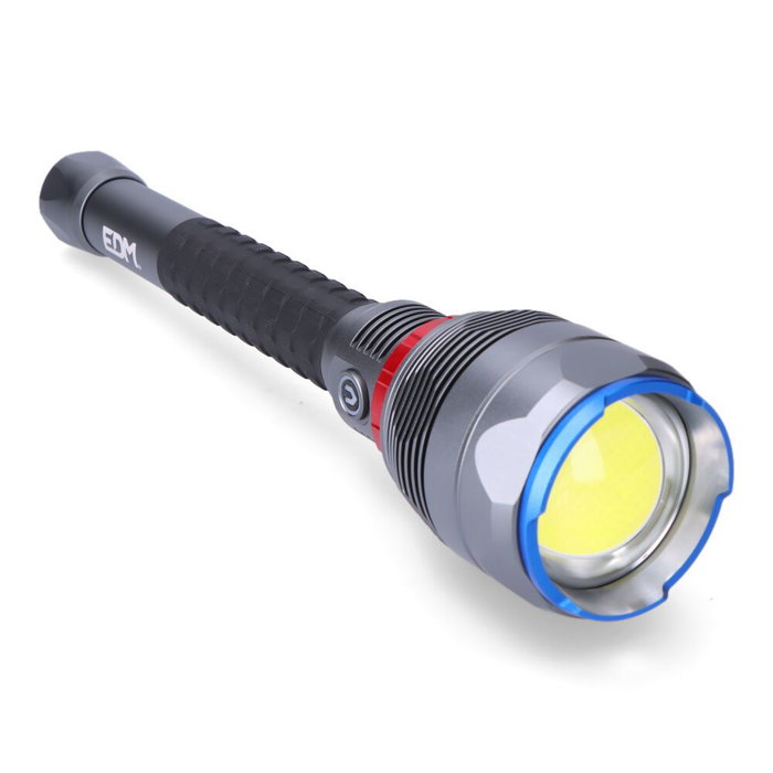 Edm Lampe torche LED rechargeable longue portée 23000 lm 6500K 5 modes IP67 powerbank avec câble USB-C et étui Edm Lampe torche LED rechargeable longue portée 23000 lm 6500K 5 modes IP67 powerbank avec câble USB-C et étui