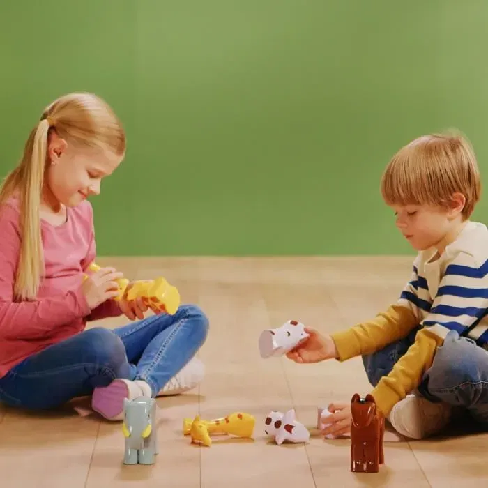 Klein 0066 Animaux magnétiques Funny Puzzle - 8 grands animaux (Cheval, Vache, Girafe, Éléphant) - 32 pièces interchangeables - Jeu de construction magnétique dès 12 mois