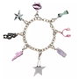 MGA Poupee Bratz Stylin' Charmz - Yasmin avec vêtements brillants et charme du 25e anniversaire