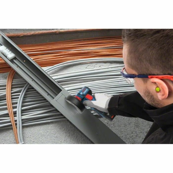 Bosch Professional GWS 12V-76 Meuleuse angulaire 75mm avec 2 batteries 3,0Ah et L-BOXX