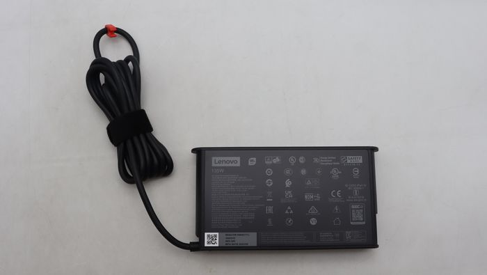 Lenovo 135W USB-C Adaptateur Secteur avec Sorties Multiples Tensions (20V, 15V, 9V, 5V) pour Appareils Lenovo Lenovo 135W USB-C Adaptateur Secteur avec Sorties Multiples Tensions (20V, 15V, 9V, 5V) pour Appareils Lenovo