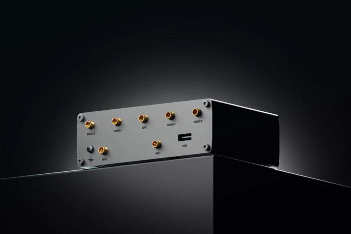 Teltonika Networks RUTX50 Routeur Industriel 5G Dual-SIM avec 5 Ports Gigabit Ethernet, Wi-Fi Double Bande et RutOS