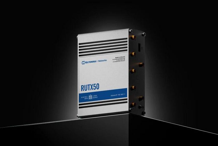 Teltonika Networks RUTX50 Routeur Industriel 5G Dual-SIM avec 5 Ports Gigabit Ethernet, Wi-Fi Double Bande et RutOS