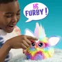 Furby Furby Tie Dye, Peluche interactive animatronique pour enfants à partir de 6 ans avec 15 accessoires et commandes vocales