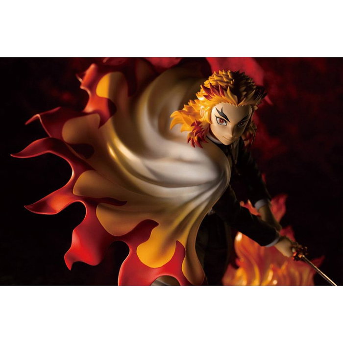 Kotobukiya Figurine Demon Slayer Kimetsu No Yaiba Kyojuro Rengoku 22cm PVC Échelle 1/8