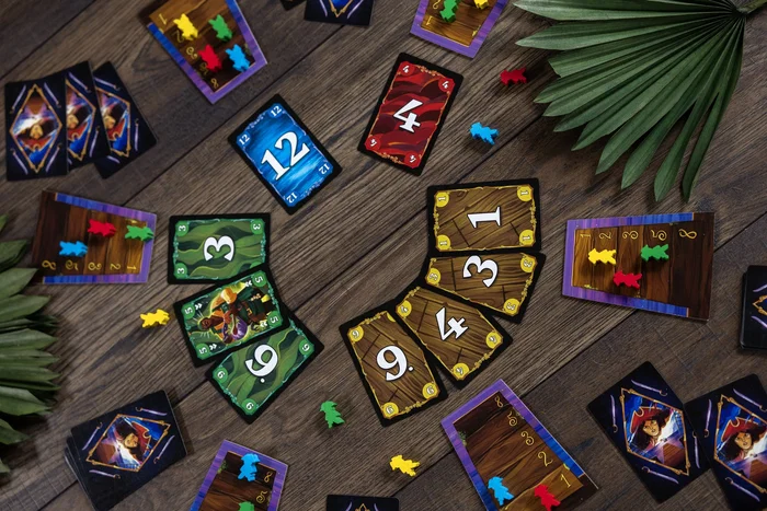 Schmidt - 49456 - Skull Queen - Jeu de cartes, multicolore, 2 a 6 joueurs, a partir de 8 ans, environ 30 min