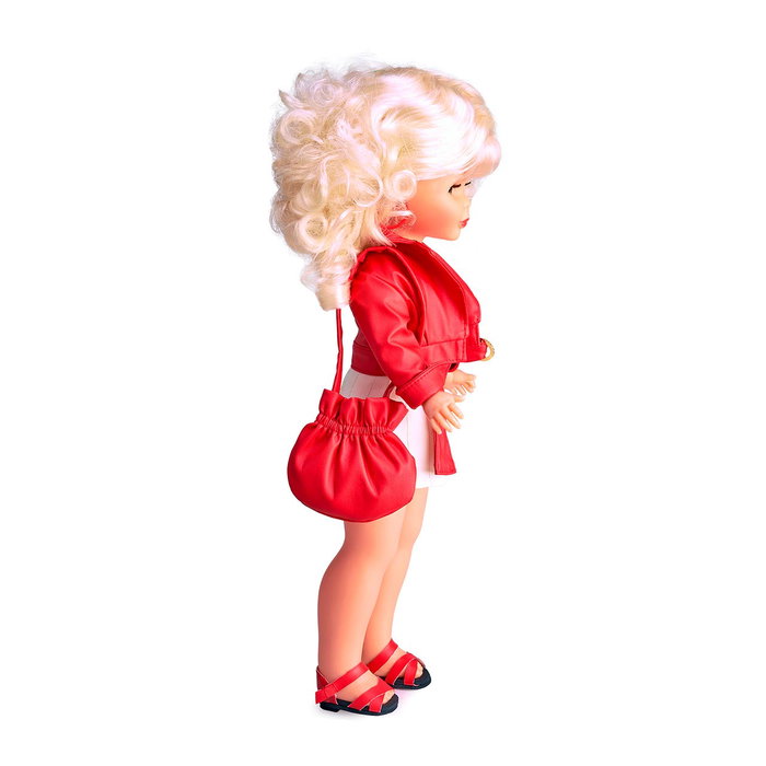 Nancy - Nal20000 - Collection Évasion - Figurine de la célèbre poupée années 70 avec robe blanche et veste rouge en cuir - Version en espagnol