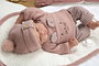 Muñecas Arias Poupée Elegance Andie avec couverture (poupée lestée) 40 cm corps souple
