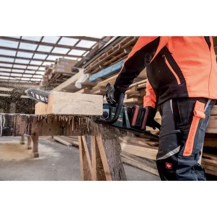 Metabo MS 36-18 LTX BL 40 T Tronçonneuse sans fil 18 V - Scie à chaîne puissante avec moteur brushless, vitesse variable Metabo MS 36-18 LTX BL 40 T Tronçonneuse sans fil 18 V - Scie à chaîne puissante avec moteur brushless, vitesse variable