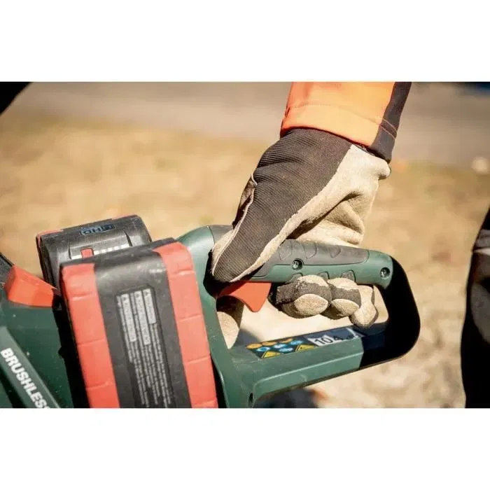 Metabo MS 36-18 LTX BL 40 T Tronçonneuse sans fil 18 V - Scie à chaîne puissante avec moteur brushless, vitesse variable Metabo MS 36-18 LTX BL 40 T Tronçonneuse sans fil 18 V - Scie à chaîne puissante avec moteur brushless, vitesse variable