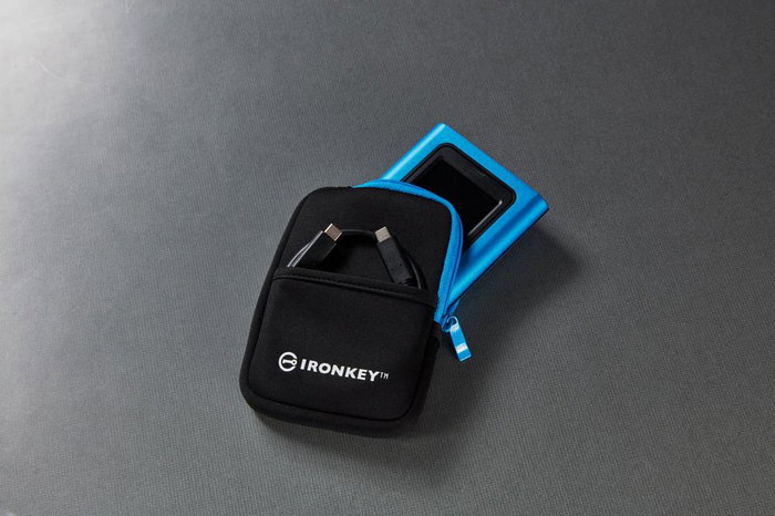 Kingston IronKey Vault Privacy SSD externe 1920 Go Bleu