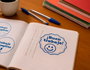 Innspiro Kit 4 Tampons Bois et 1 Encre Bleu Violet 'Correcciones Motivar y Premiar'