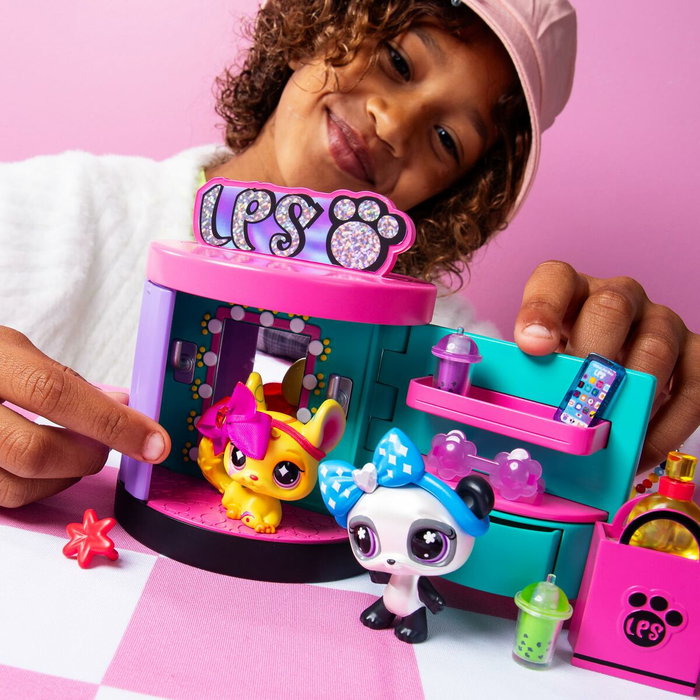 Bandai Coffret Sweet & Style Littlest Pet Shop avec 3 Petshops Deluxe et 15 accessoires Bandai Coffret Sweet & Style Littlest Pet Shop avec 3 Petshops Deluxe et 15 accessoires
