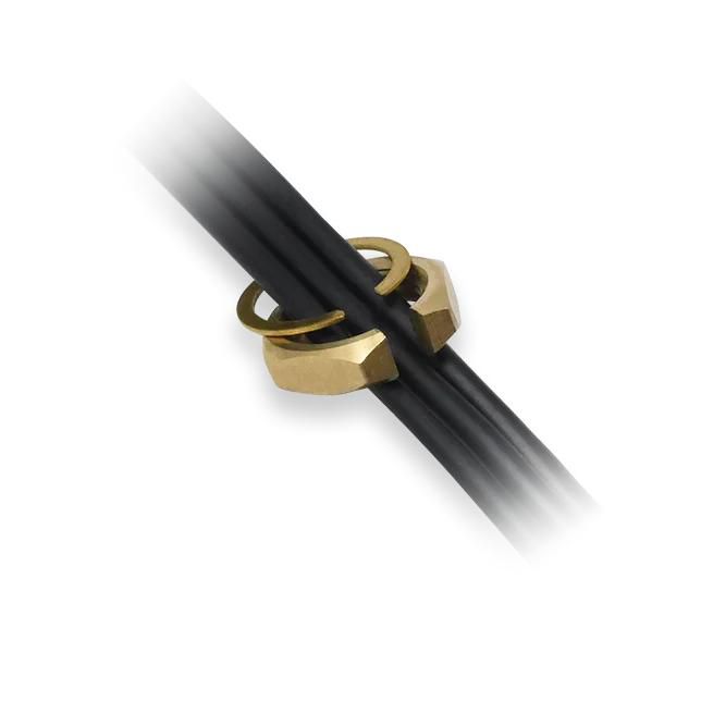 Teltonika Networks Antenne mobile/GNSS/Wi-Fi COMBO SISO pour toiture, SMA, IP67, 28 dB, 1575.42-1610 MHz, câbles RG174 3m