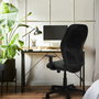 Chaise Alocén Synchro 3 positions tissu Rose Maille Noir Structure polyamide noire Accoudoir 1D Sans appui-tête Roulettes en nylon 50 mm