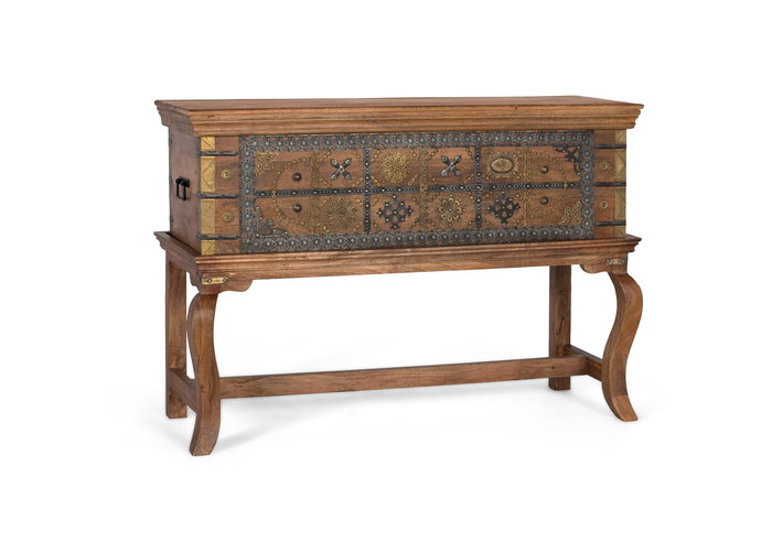 GINER Y COLOMER Console Antique en Bois de Manguier Naturel avec Décor en Laiton Repoussé et Pieds Courbes - 34x106x34cm (intérieur)